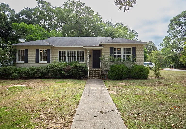 1706 Wells Dr — Photo 1