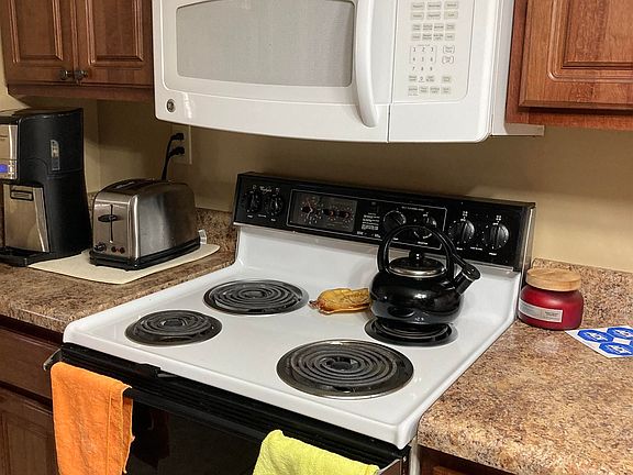 5th image of 1710 Sowell Rd