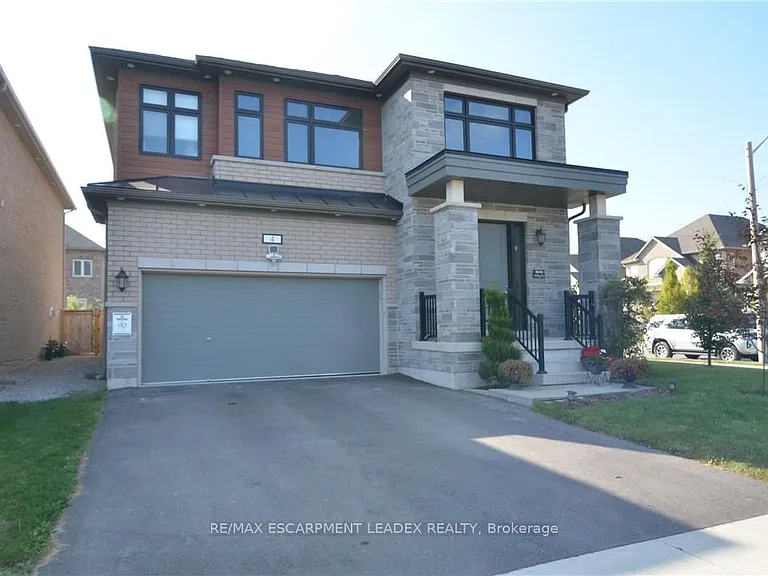 4 Findlay Dr #B — Photo 1