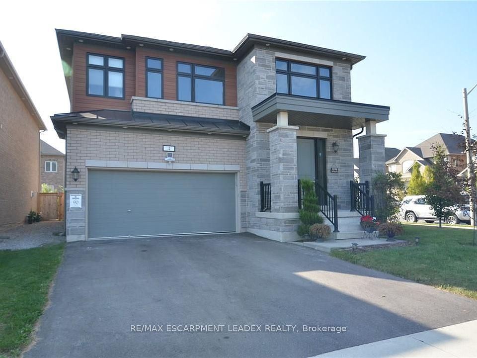 1st image of 4 Findlay Dr #B