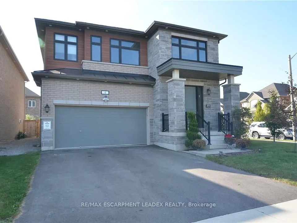 4 Findlay Dr #B