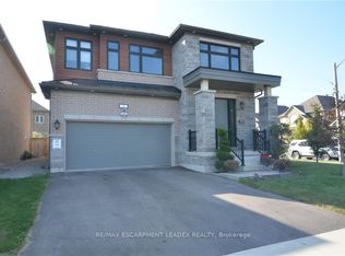 4 Findlay Dr #B, Hamilton, ON L9K0H5