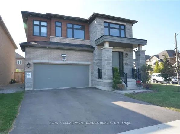 4 Findlay Dr #B, Hamilton, ON L9K 0H5