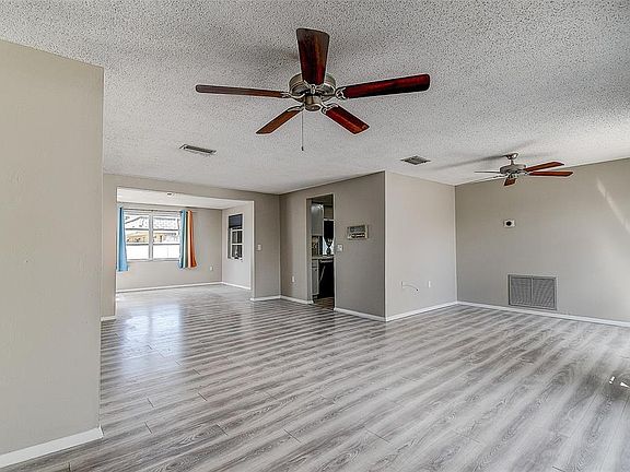 5th image of 9805 Scenic Dr