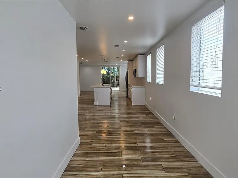 3675 Thomas Ave #3675 — Photo 3