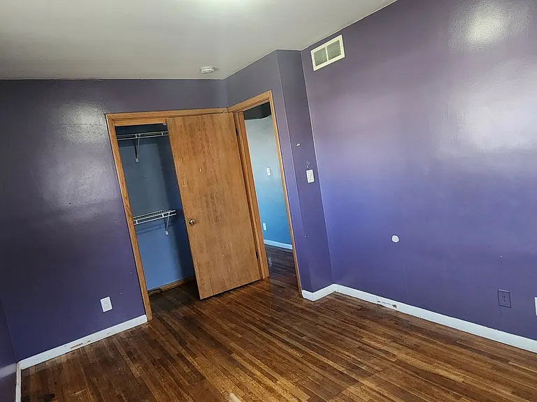 1624 E Oakland Ave — Photo 12