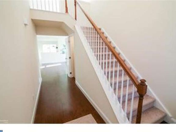 4th image of 149 Walker Dr