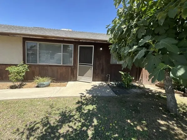410 S Larkin St #B, Tulare, CA 93274