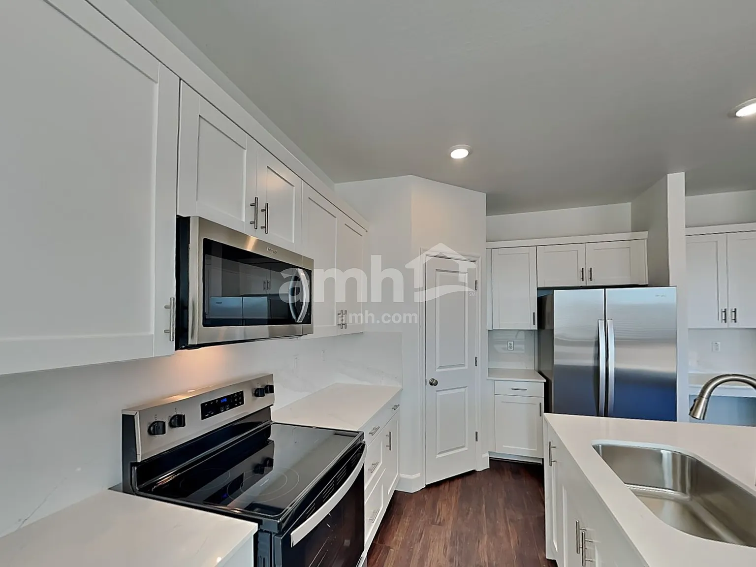4 bed, 2.5 bath, 2013 sqft, $2,280 — Photo 3