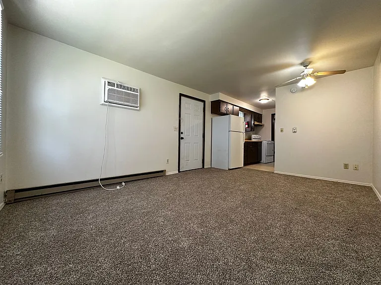 420 S Maple Ave — Photo 5