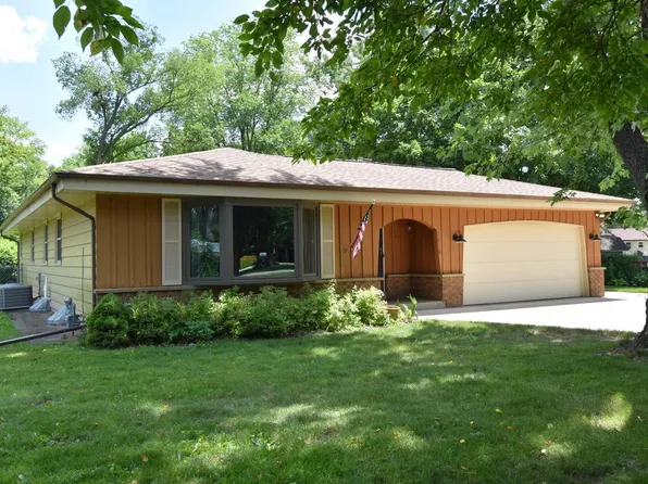 2010 South Rogers COURT, New Berlin, WI 53146