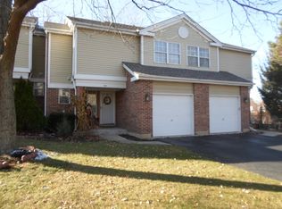 610 Hillview Ct, West Chicago, IL 60185