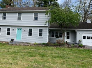 91 Austin Dr, Burlington, VT 05401