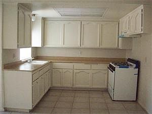 2nd image of 854 E Deodar St APT 8