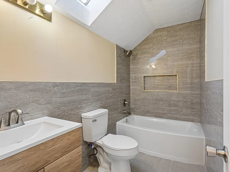 13 Estate Dr — Photo 17