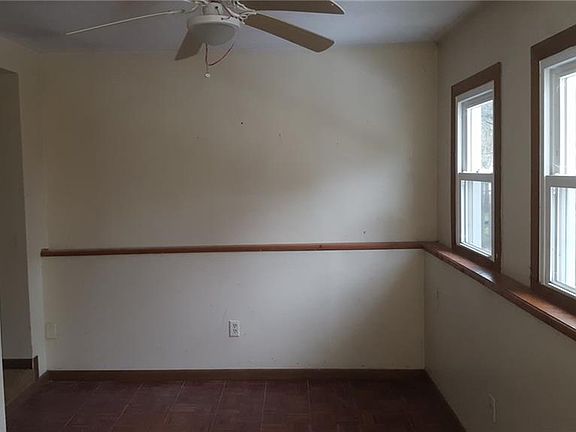 5th image of 7700 Fairview Ave