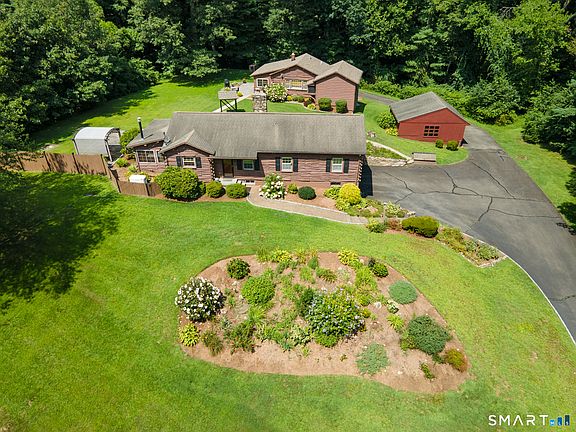 2nd image of 6 Meadow Brook Road