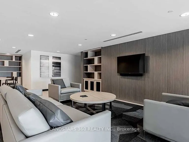 49 E Liberty St #2310 — Photo 18