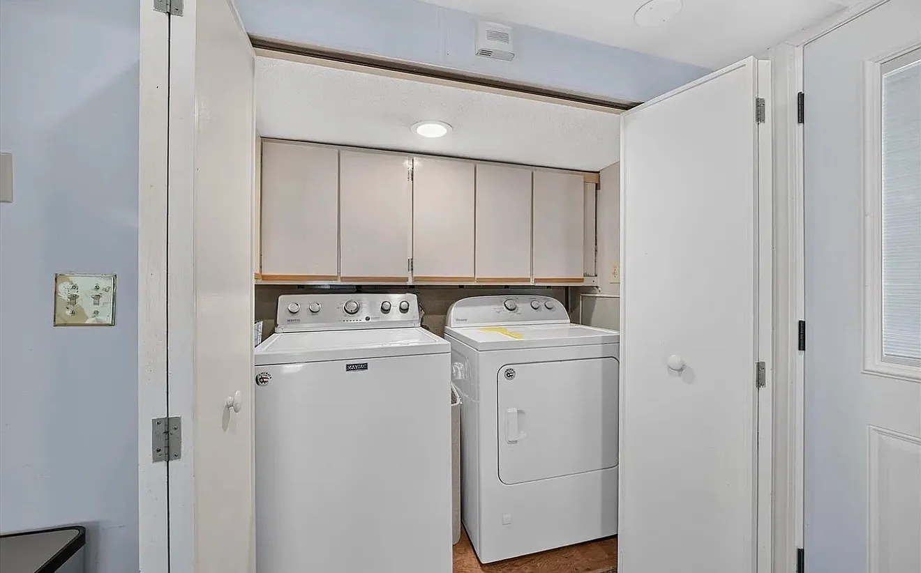3 bed, 882 sqft, $1,875 — Photo 4