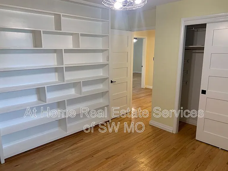 2322 E Langston St — Photo 14