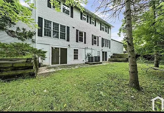 2323 N Ardell Pl — Photo 13
