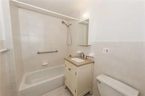 Rented by Remax Edge | media 33
