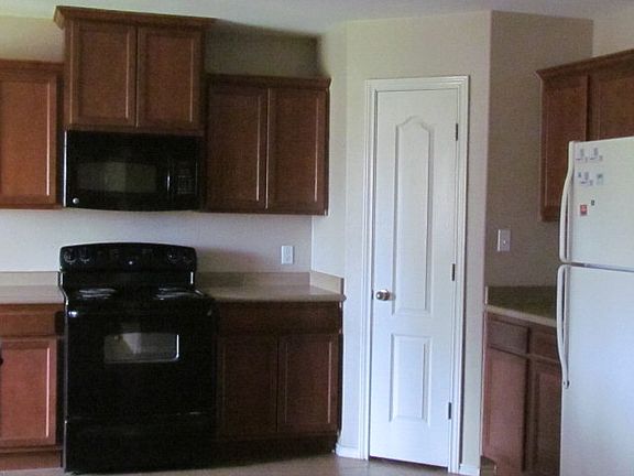 5th image of 3614 Prestwick St
