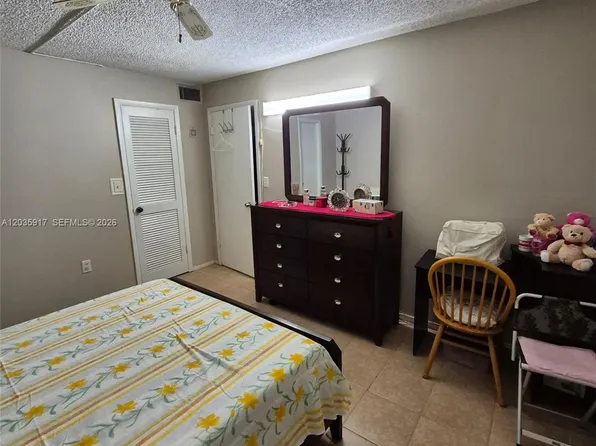 8460 Sunrise Lakes Blvd APT 210, Sunrise, FL 33322