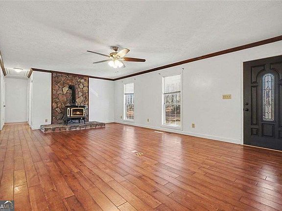 5th image of 5295 Ridge Rd