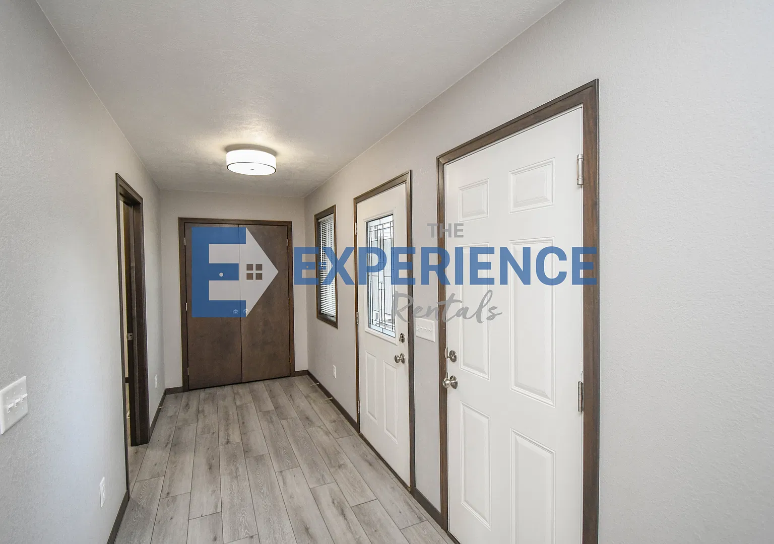 Spacious 3BR Townhome on Quiet Cul-de-Sac! — Photo 3