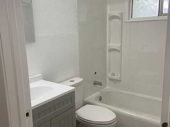3rd image of 2728 W Peninsula Dr