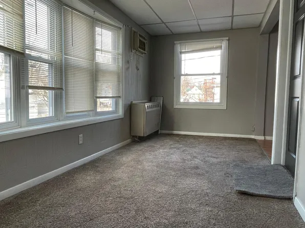 908 West Ave APT 3, Medina, NY 14103