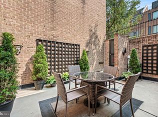 130 Spruce St APT 15A, Philadelphia, PA 19106