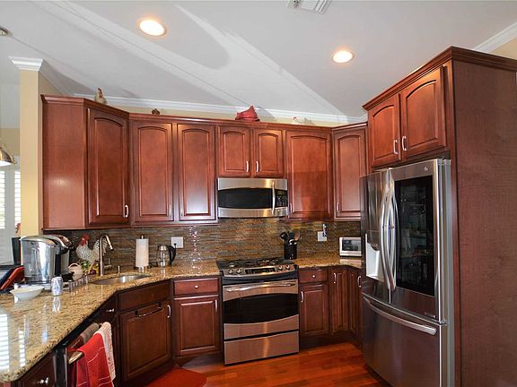 4th image of 9 Meadow Way