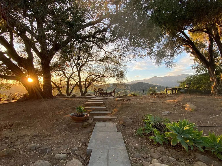 11051 Puesta Del Sol — Photo 4