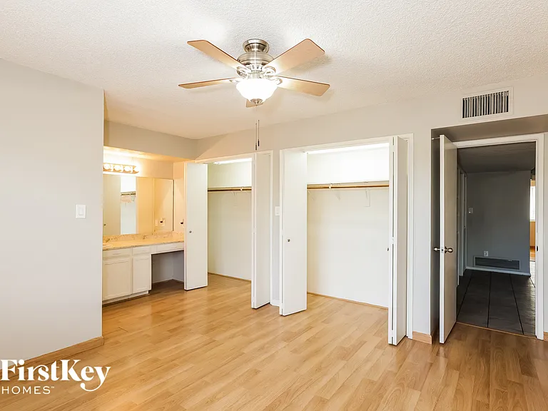 9047 N 36th Dr — Photo 9
