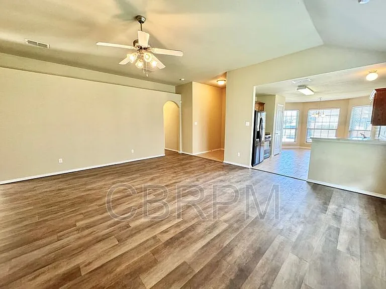5207 Harvard St — Photo 5