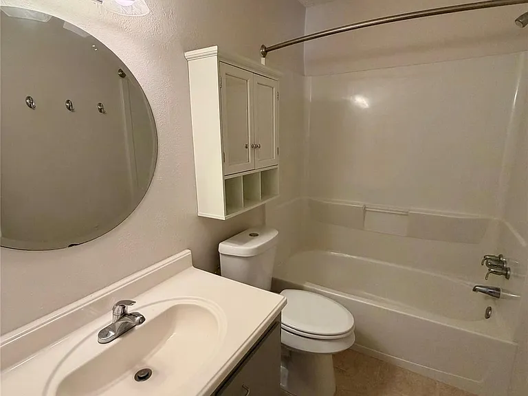 18210 Almonte Ln — Photo 17