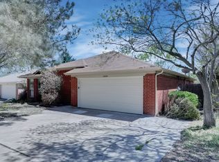 10809 Edgewater Dr, Benbrook, TX 76126
