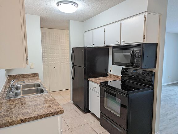 3rd image of 7412 W 22nd St APT 202