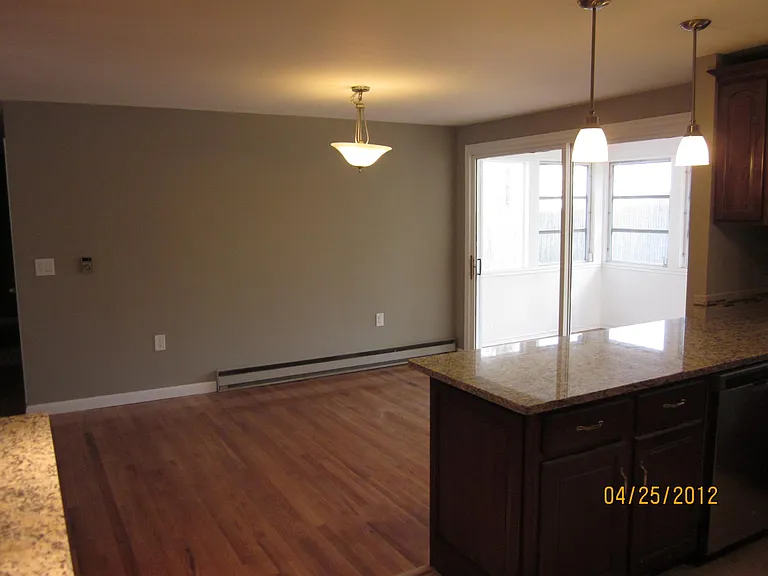 39 Damon Ave — Photo 5
