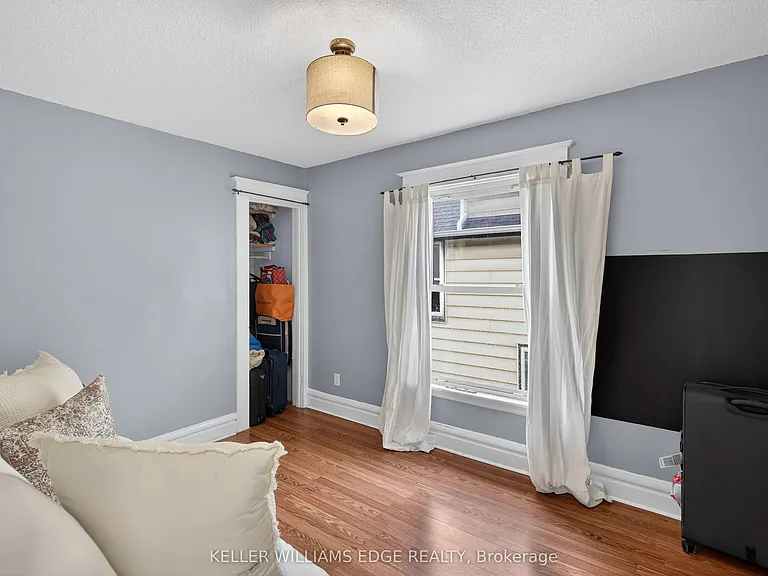 209 Glendale Ave N — Photo 20