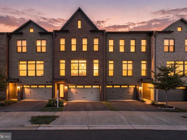 4550 Plateau Dr, Fairfax, VA 22030