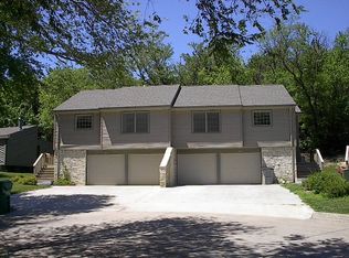 205 Brush Creek Ln, Manhattan, KS 66503
