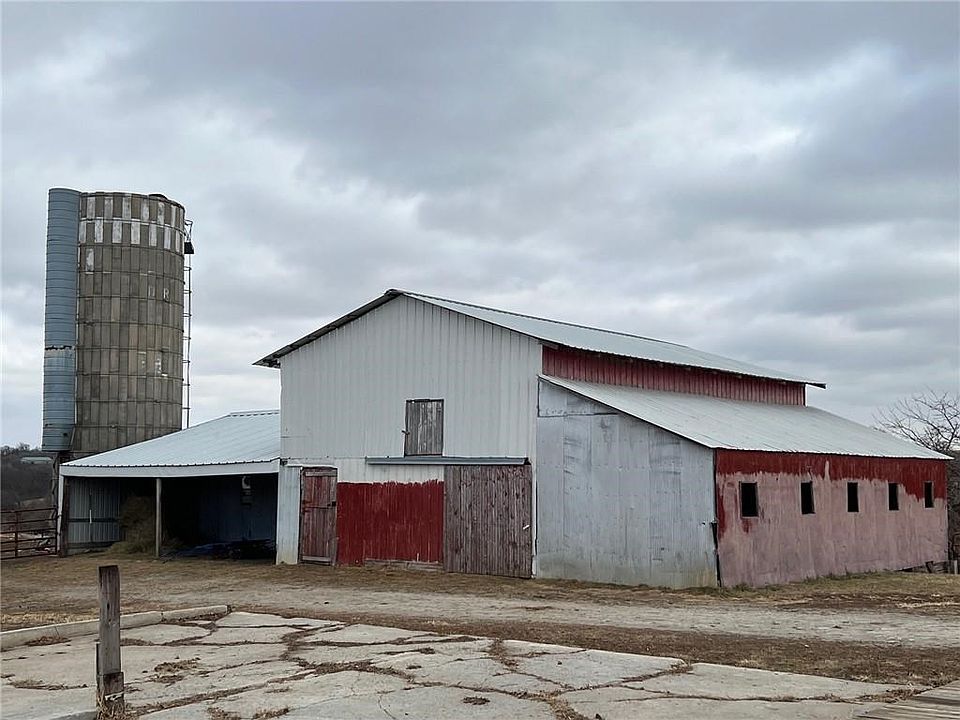 2nd image of 2682 460th Rd