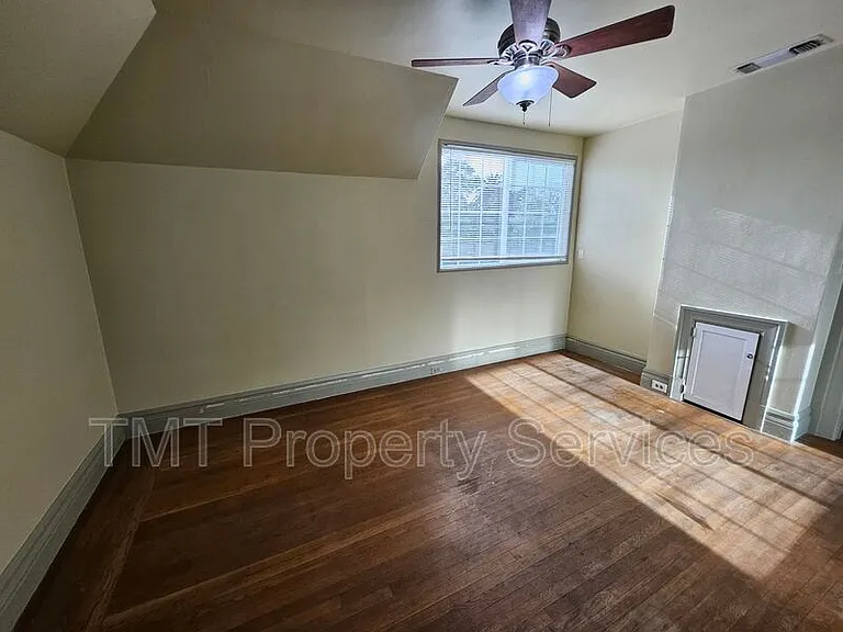 1214 N Pershing Ave — Photo 102