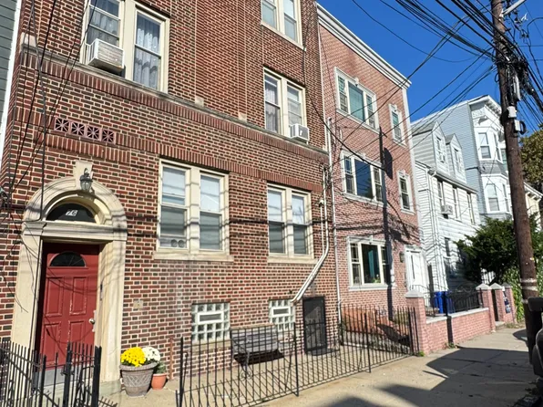 76 Beacon Avenue image 27 of 34