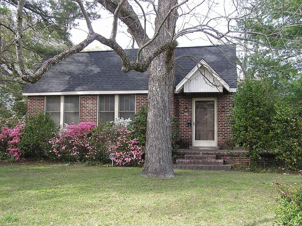 Precious Bungalow in Historic District