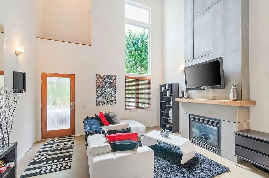 2 bed, 1209 sqft, $3,200 — Photo 2