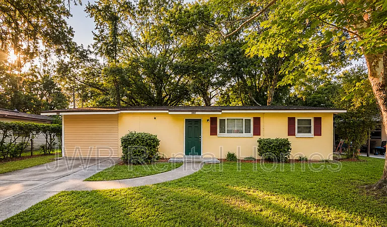 4503 Melvin Cir W — Photo 1